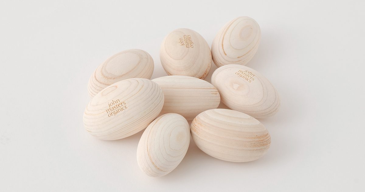 子どもたちのアイディアから生まれたヒノキボールを制作しました