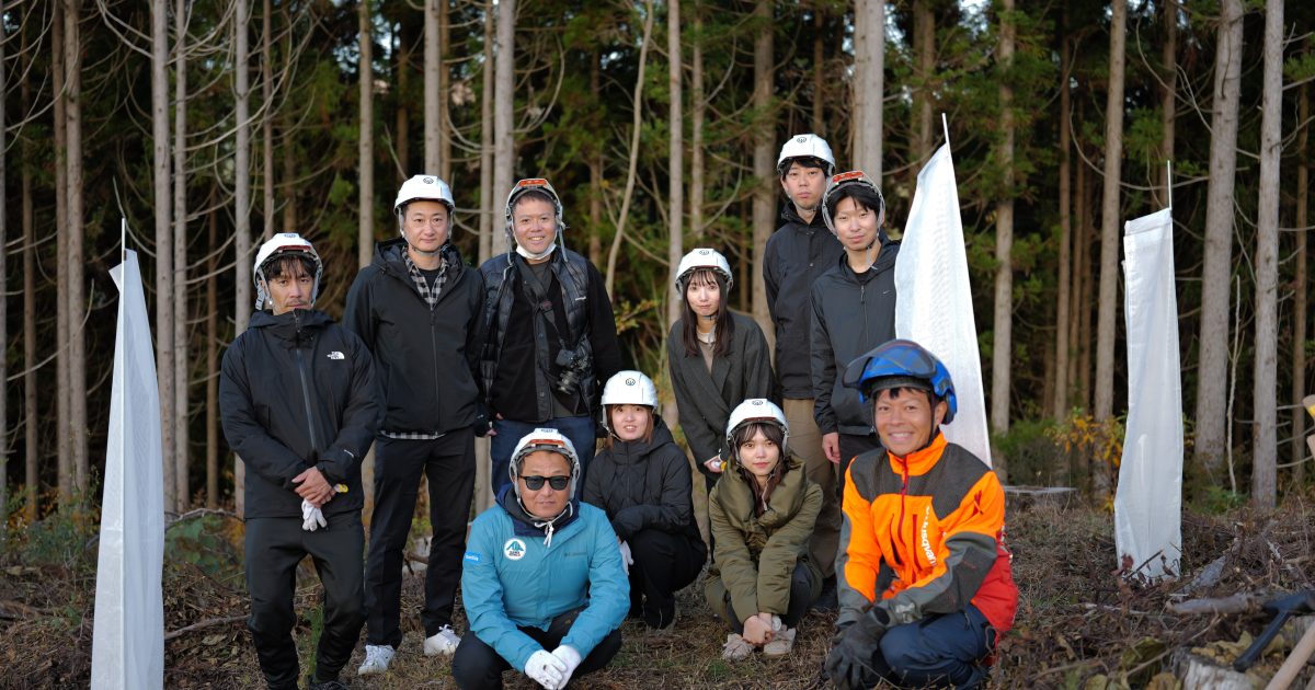 翼苗木 苗木が空を飛ぶ。高知県梼原町でホットスタッフ・プロモーション様の森